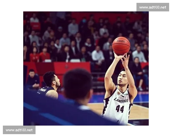 CBA比赛数据深度分析：球员表现、战术趋势与胜负预测因素探讨